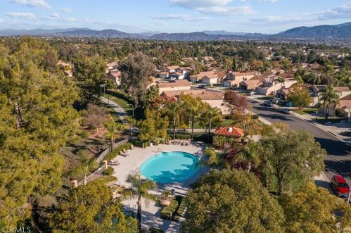 31734 Calle Novelda, Temecula CA  92592-3745 exterior