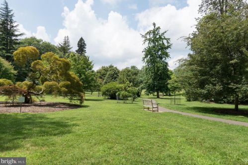 68 Lovers Ln, Princeton NJ  08540-6806 exterior