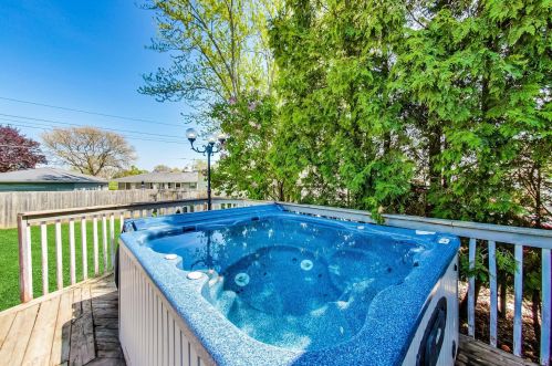 6615 59th Ave, Kenosha, WI 53142-1211