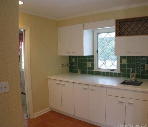 170 Bridle Path Ln, New Canaan CT  06840-3907 exterior