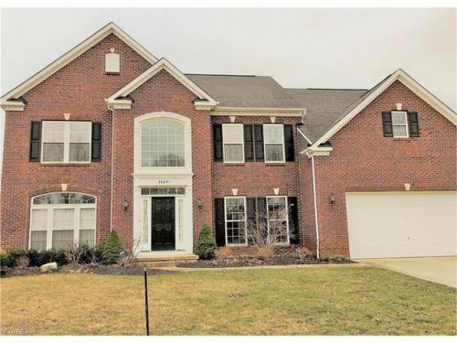 38691 Amberwood Dr, Avon, OH 44011-4783