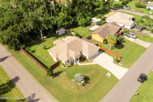 5475 Friendly St, Cocoa, FL 32927-2958