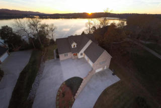 233 High Pointe Village Way, Kingston, TN 37763-7083