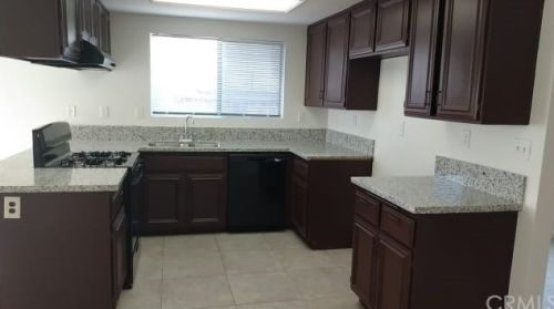 12386 Emeraldstone Dr, Victorville, CA 92392-8794