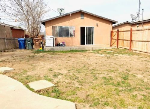 809 Vine Dr, Bakersfield CA  93307-3944 exterior