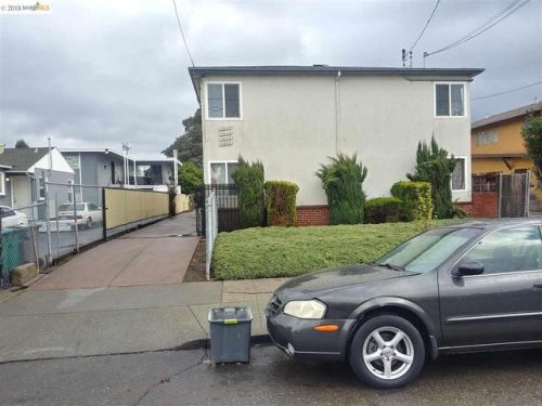 9844 Holly St, Oakland, CA 94603-2625