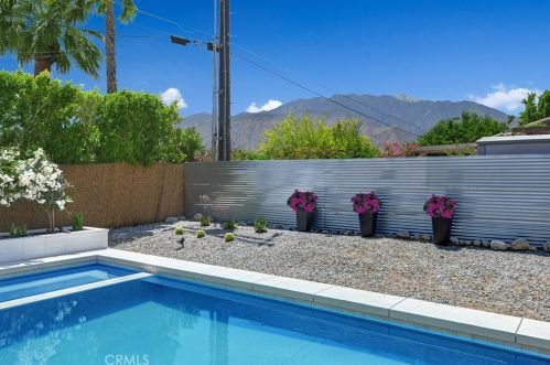 2221 Francis Dr, Palm Springs CA  92262-2553 exterior