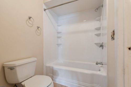 147 Riva Dr, Hackettstown NJ  07840-3728 exterior