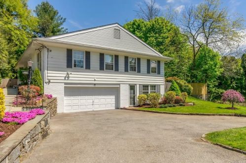 45 Heatherbloom Rd, White Plains, NY 10605-2810