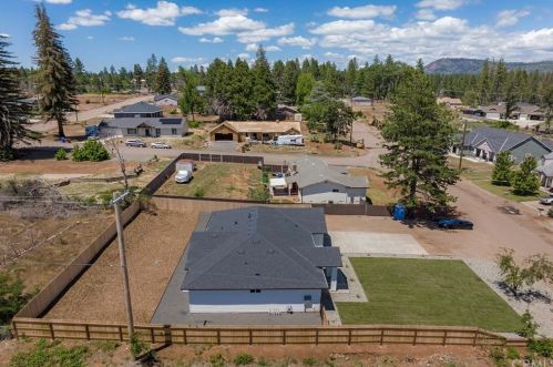 6081 Maxwood Dr, Paradise CA  95969-4348 exterior