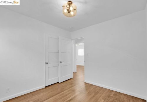 16032 Via Descanso, San Lorenzo CA  94580-2412 exterior