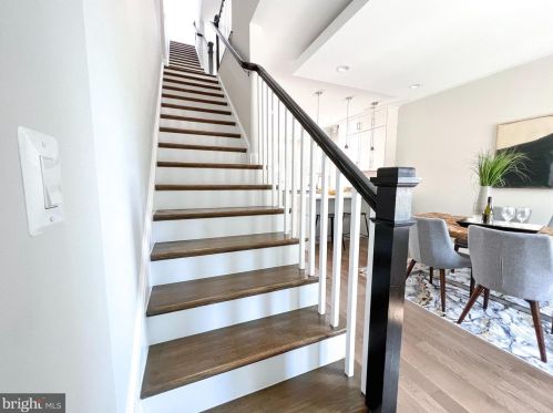 1010 15th St, Washington DC  20003-3213 exterior