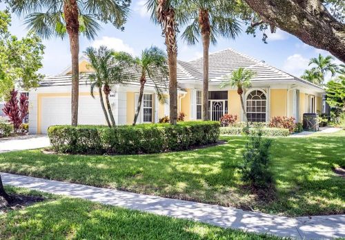 8463 Garden Oaks Cir, West Palm Beach, FL 33410-6369
