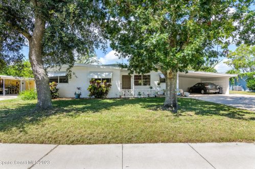 4390 Coquina Ave, Titusville, FL 32780-6524