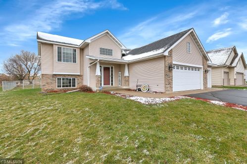 1251 Stone Ridge Rd, Sauk Rapids MN  56379-2583 exterior