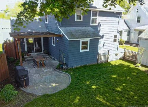 245 Dixon St, Bridgeport CT  06604-1805 exterior