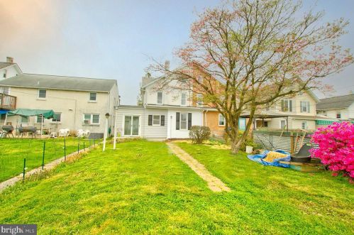 522 2nd Ave, Parkesburg PA  19365-1404 exterior