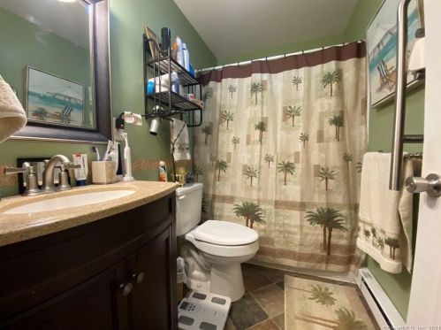 304 East Rd, Bristol CT  06010-6838 exterior