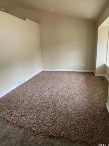 4772 Hillside Dr, Vernal, UT 84078-9456
