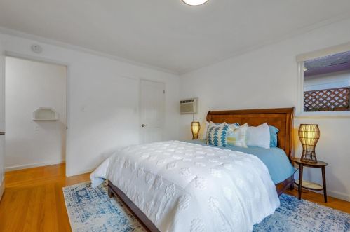 1640 Kentfield Ave, Redwood City CA  94061-2706 exterior