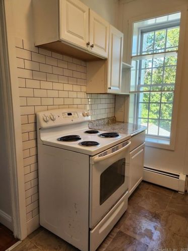 221 Broadway, Norwich, CT 06360-4330