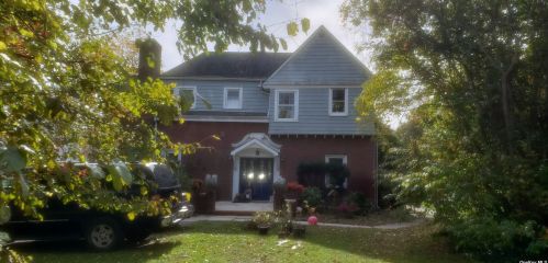 536 Montauk Hwy, West Islip NY  11795-4406 exterior