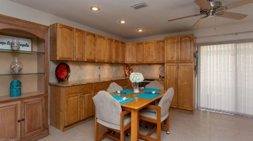 905 52nd St, Cape Coral FL  33914-7086 exterior