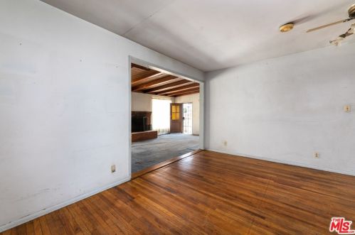 9325 Foster Rd, Downey CA  90242-4656 exterior