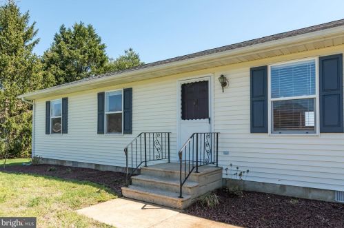 42 Valley Forge Dr, Slaughter Beach, DE 19963-2109