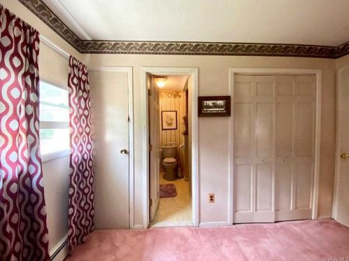 242 Dahlia Dr, Mahopac NY  10541-3768 exterior