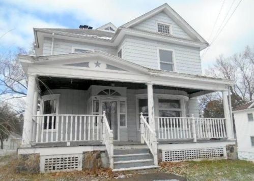 76 Main St, Albion, PA 16401-1123