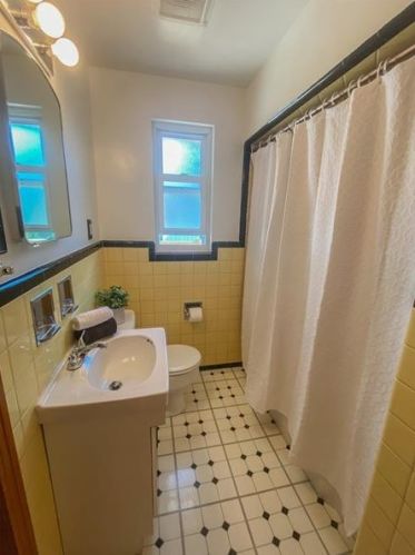 1204 Riverview Dr, Verona PA  15147-1915 exterior