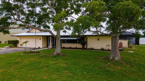 450 Coral Creek Dr, Placida FL  33946-2320 exterior