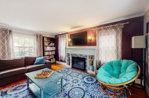 83 Greene St, Quincy, MA 02170-3407