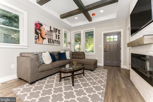 3018 Channing St, Washington, DC 20018-1545