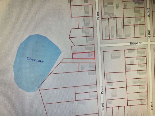 539 3rd St, Greenport, NY 11944-1353
