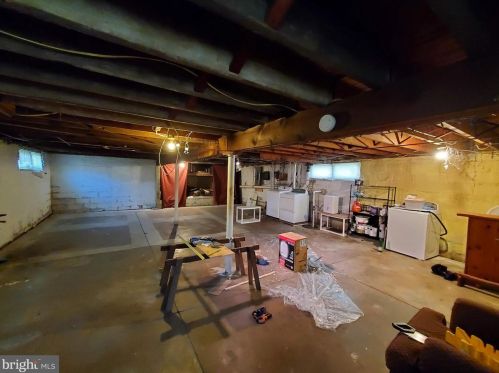 29 Bishop Hollow Rd, Newtown Square PA  19073-3211 exterior