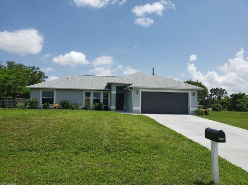 1714 27th St, Cape Coral, FL 33909-4588