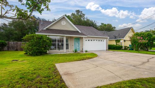 58 3rd St, Shalimar FL  32579-1747 exterior