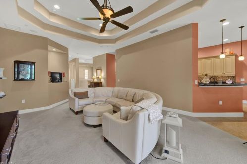 7848 Clemson St, Naples, FL 34104-5356