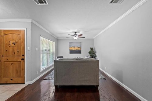 806 Greenhaven Dr, Richardson TX  75080-3025 exterior