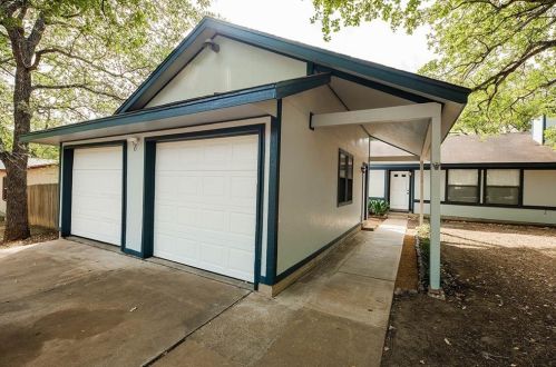 167 Live Oak Dr, Lost Pines, TX 78612-4802