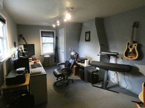 144 Old Country Rd, Huntington Station NY  11747-1814 exterior