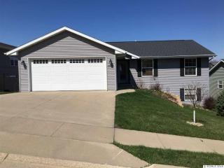 2059 Harpy Eagle Ct, Dubuque, IA 52001-7603