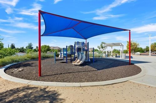 33278 Hidden Holw Dr, Wildomar CA exterior