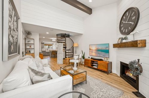 16889 Bluewater Ln, Huntington Beach, CA 92649-2901