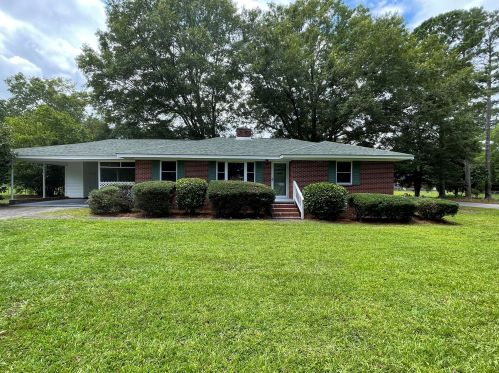 709 Edisto St, Johnston, SC 29832-1322