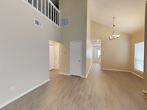 1375 Chinaberry Dr, Lewisville TX  75077-2135 exterior