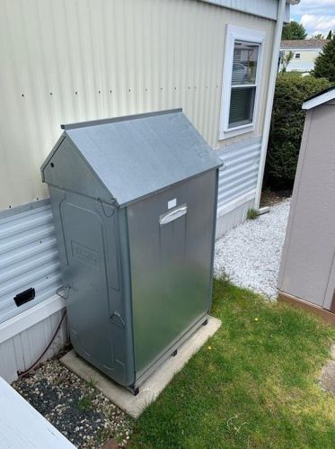 1 Lane, Coventry RI 02816-6239 exterior