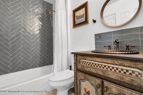 26 Casco Ct, Lakewood NJ  08701-5779 exterior